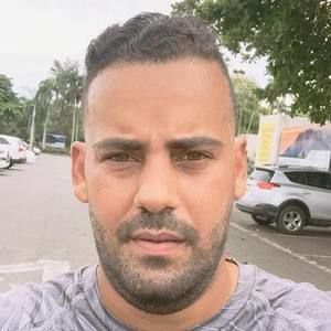 Meet your Posher, Victor euclides